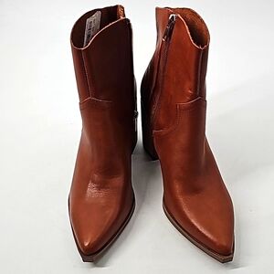 Steve Madden Western Cognac Brown Pointed Toe Wood Heel Booties with Zipper